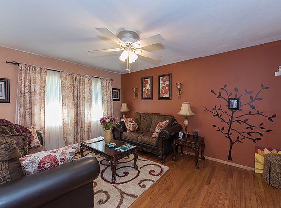 3rd image of 2625 Metropolitan Ave