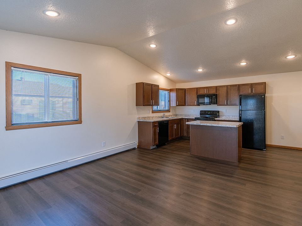 Fargo, ND Westwood Apartments | Kitchen