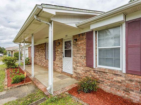 5th image of 310 Camborne Pl