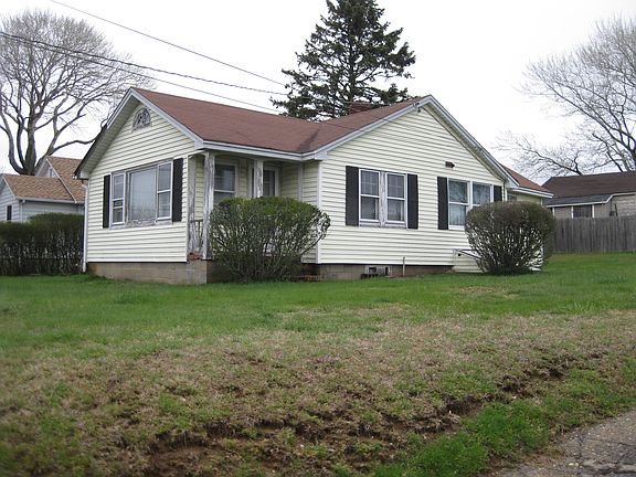 4th image of 70 Edgemere St