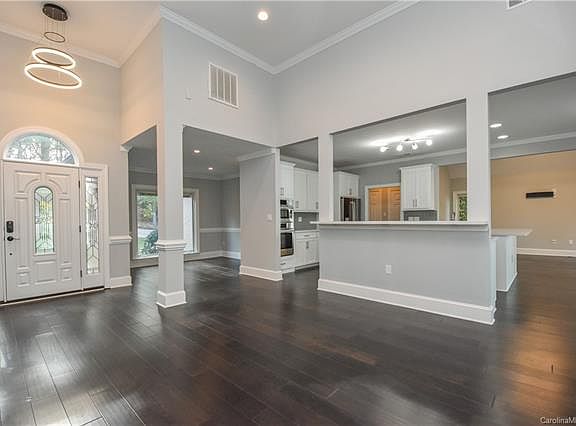 3rd image of 132 Jade Ct