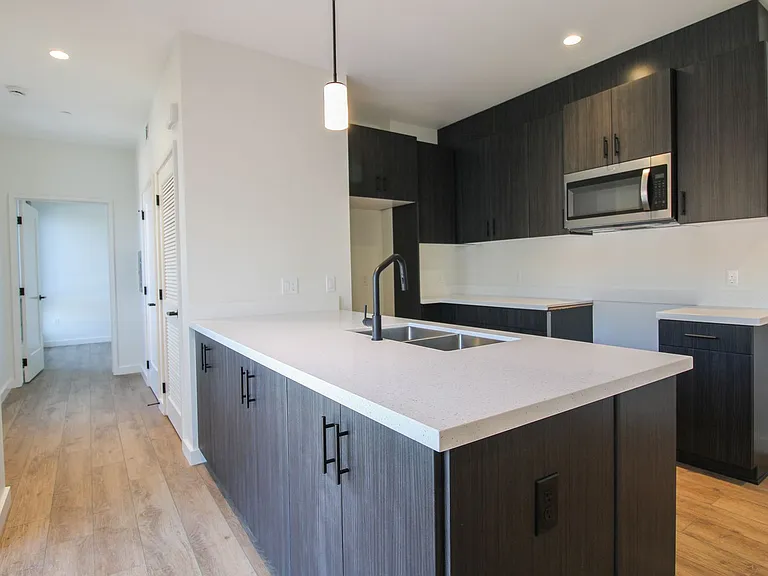Newly Built Luxury Apartments in San Luis Obispo "Little Italy" — Photo 43