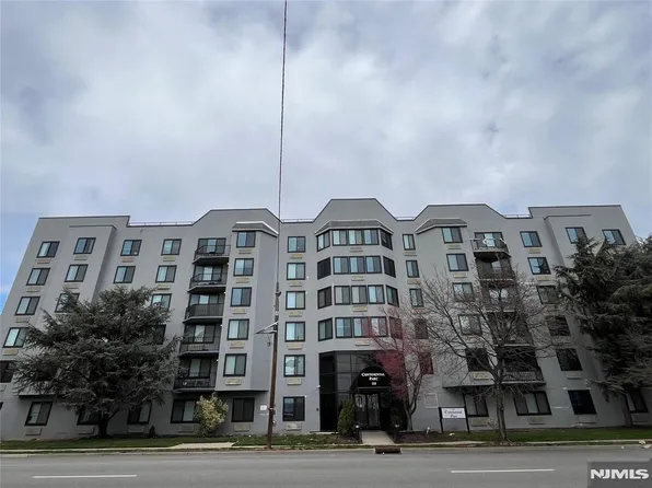 115 Polifly Rd APT 4C, Hackensack, NJ 07601