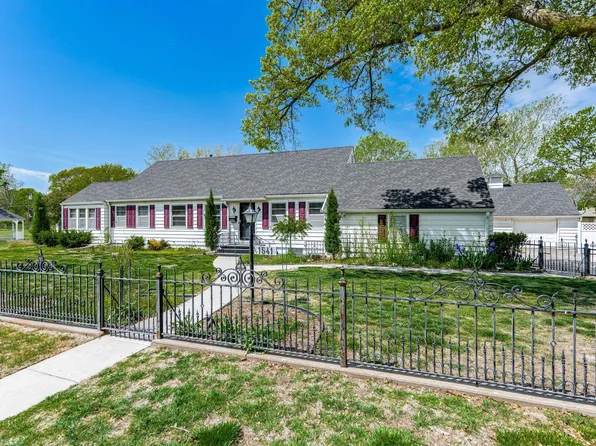 1541 N Pleasantview Dr, Wichita, KS 67203