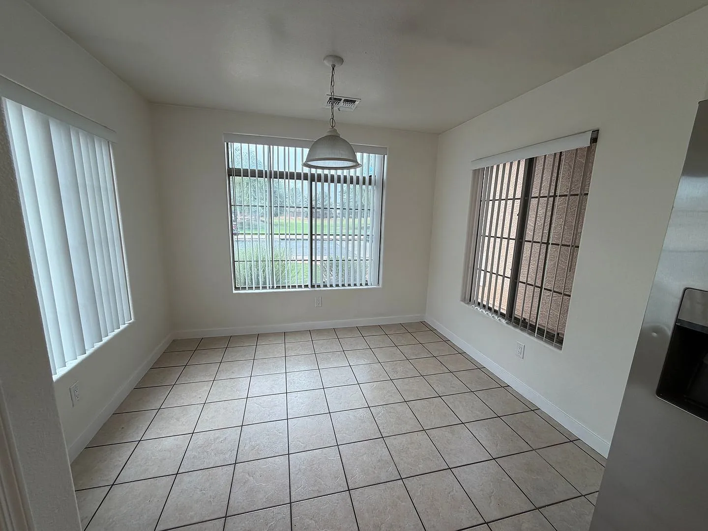 3 bed, 2.0 bath, 1559 sqft, $1,825 — Photo 4