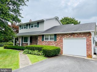 886 Queens Rd, Vineland, NJ 08361