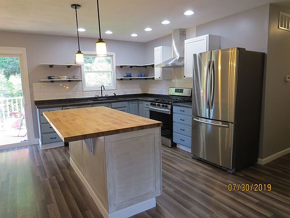 5th image of 12 Kennedy Ln
