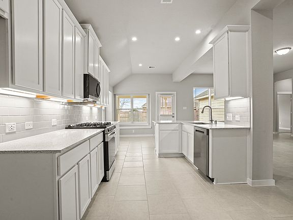 5th image of 169 Dina Ln