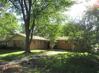 612 W 18th St, Stuttgart, AR 72160