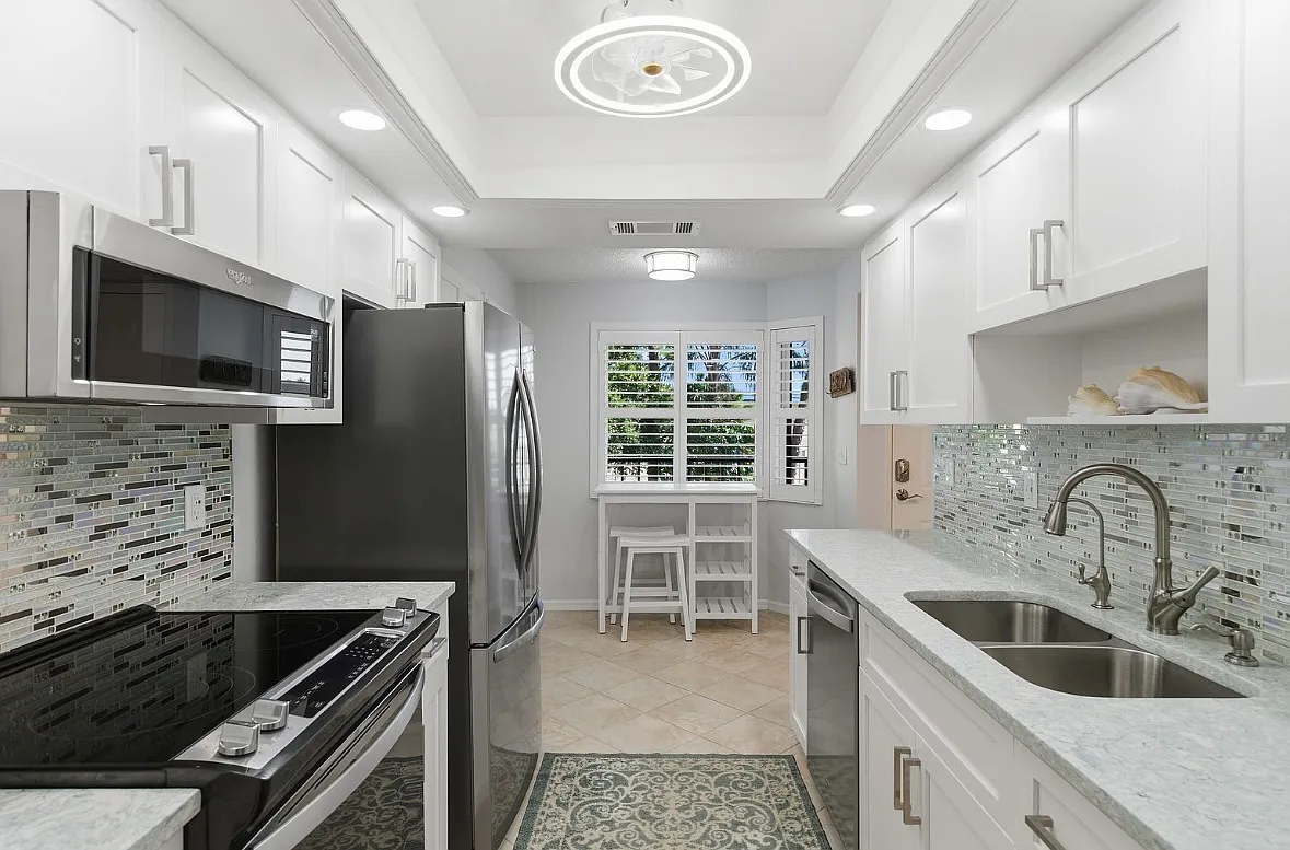 2 bed, 1000 sqft, $2,600 — Photo 3