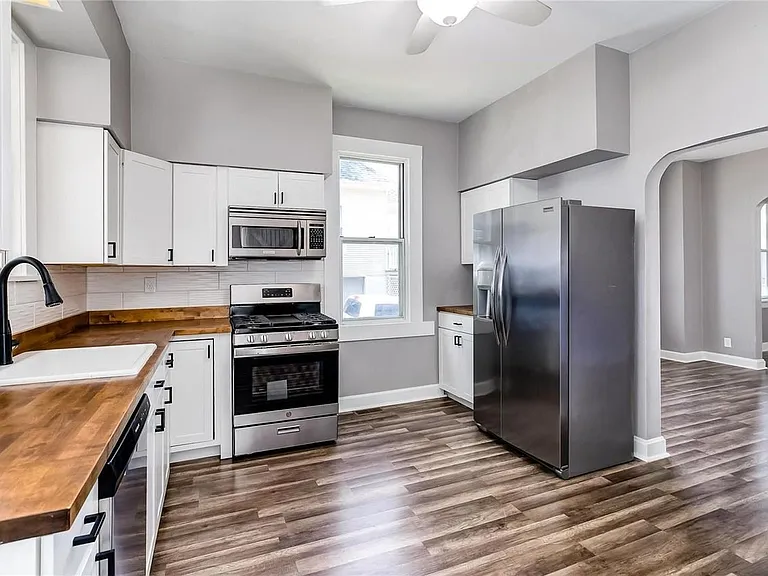 412 N Aurora St — Photo 37