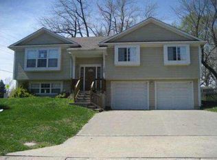 100 Manor Dr, Belton, MO 64012