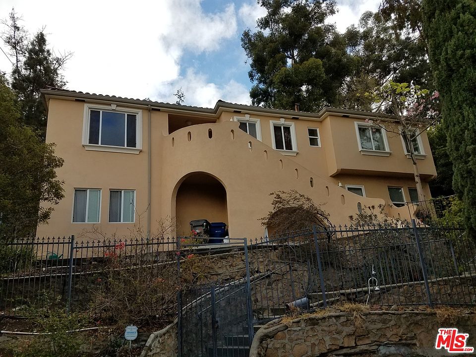 1st image of 1958 N Gramercy Pl