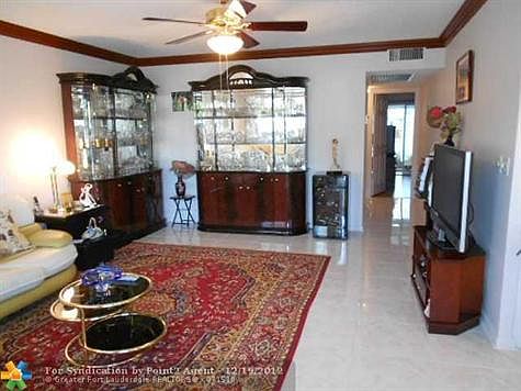 1st image of 2111 Oakridge Cir #V