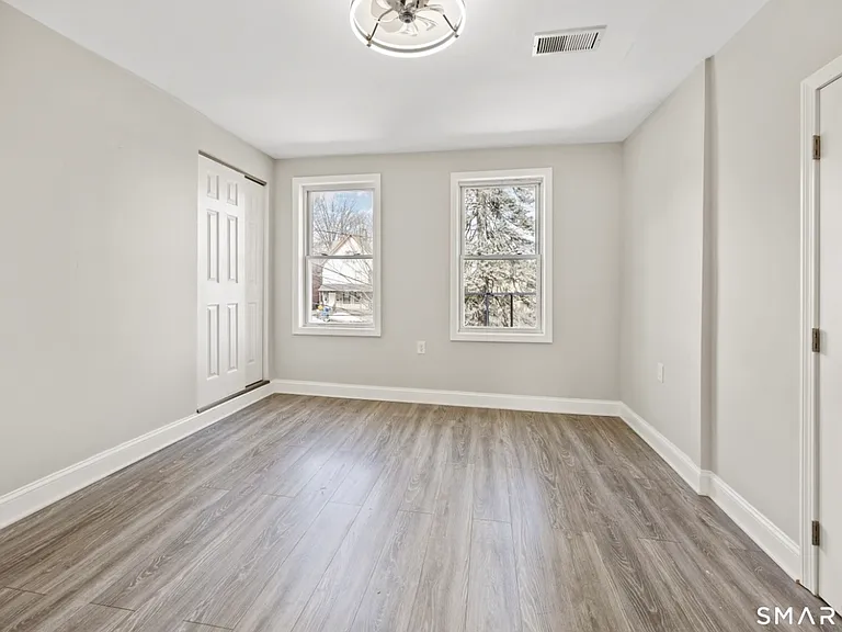 465 Washington Ave #B — Photo 13