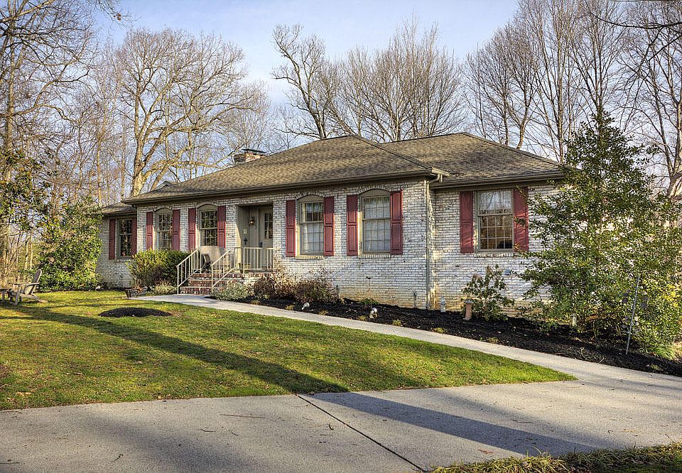 1st image of 1802 Barclay Ct