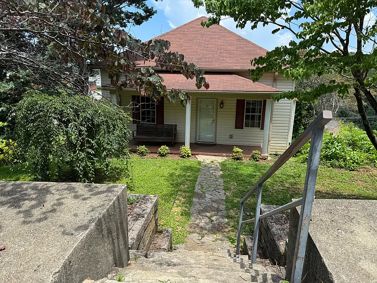 306 College St — Photo 14