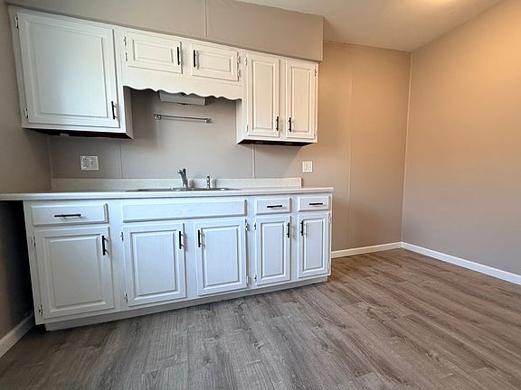 3rd image of 120 N Main St #B