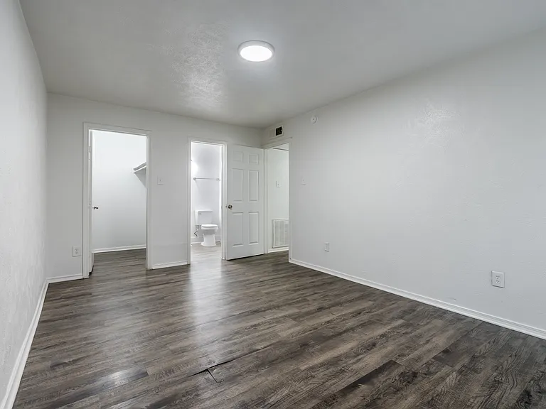The Courtland — Photo 12