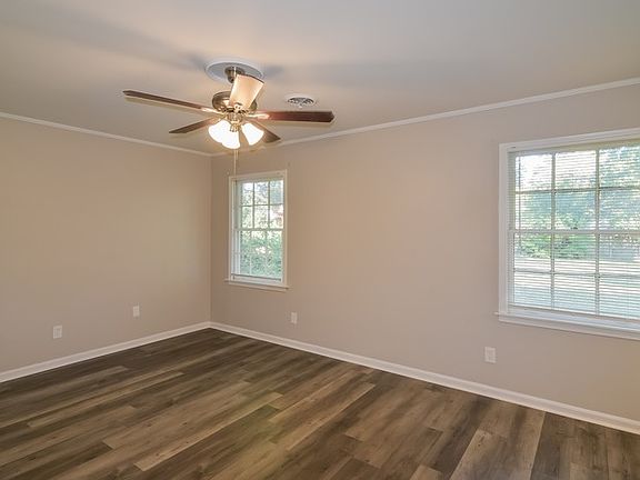 5th image of 553 E Moye Dr