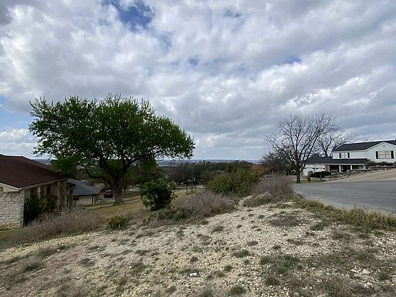 2nd image of 431 Crest Ridge Dr