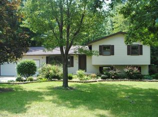 10596 Illinois Ave, Aurora, OH 44202