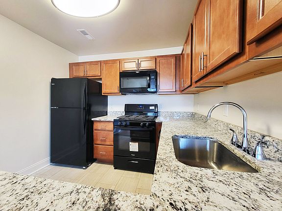 2nd image of 1812 Eutaw Pl #300