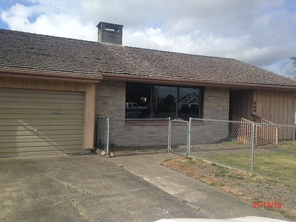 2nd image of 305 Emerson Ave
