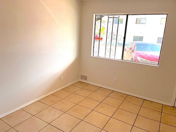 3rd image of 433 Mesilla St SE #8
