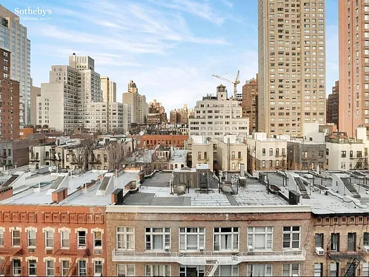 Sold by Sotheby's International Realty | media 6