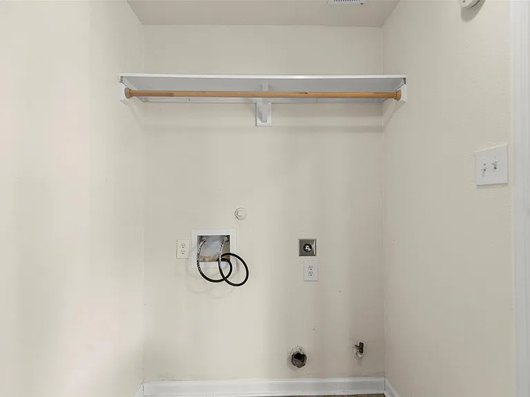 14106 Kinsbourne Ln — Photo 11