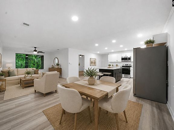 4th image of 214 Melody Ln
