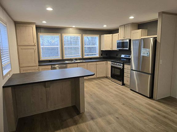 2nd image of 613 Polk St #90