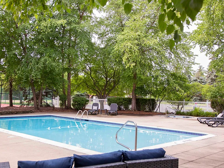 1521 Porter Cir — Photo 10