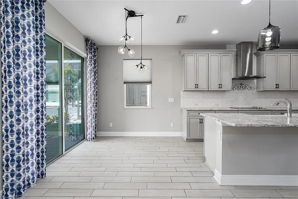 3 bed, 3.0 bath, 2193 sqft, $3,500 — Photo 2