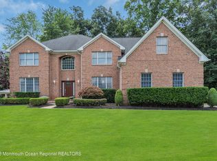 27 Kipling Way, Manalapan, NJ 07726