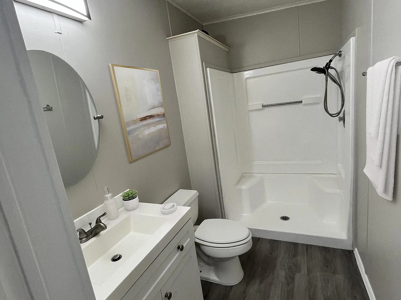 3 bed, 2.0 bath, 2600 sqft, $910 — Photo 2