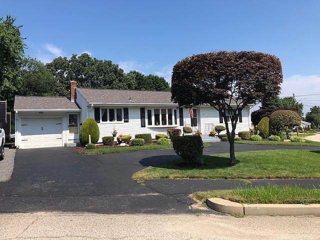 1st image of 70 Woodview Dr