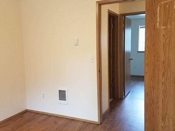 5th image of 1510 Dickinson Ave