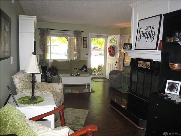 2nd image of 1009 Greenridge Dr