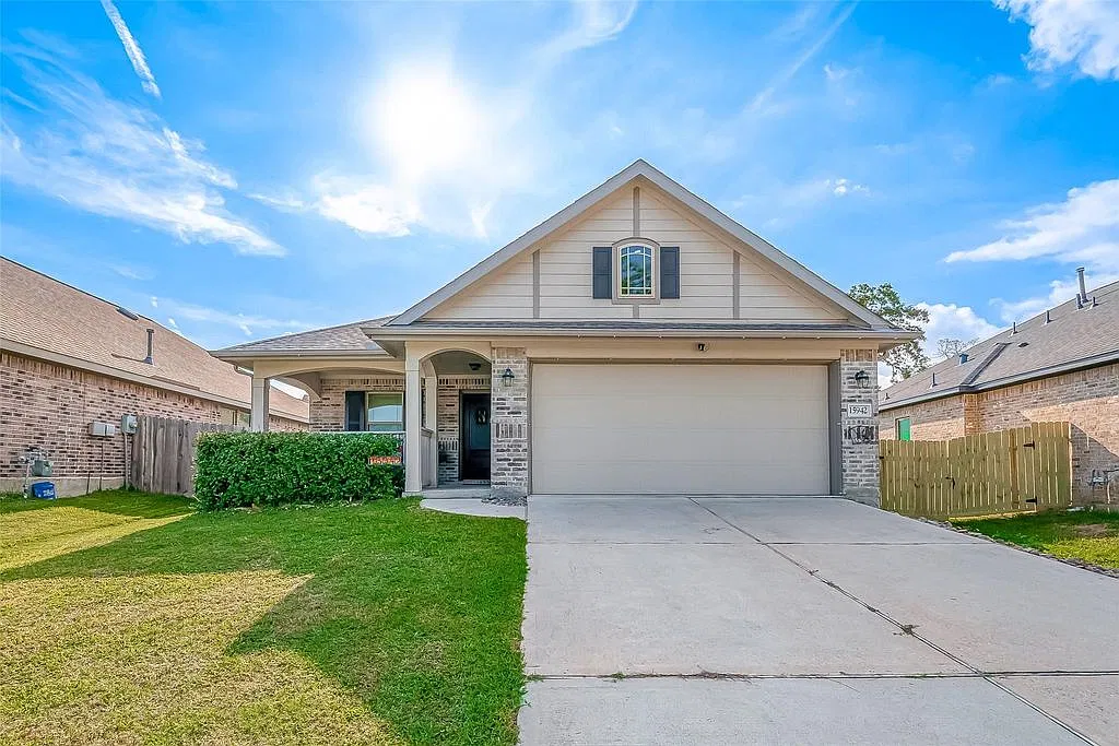 3 bed, 1586 sqft, $2,050 — Photo 1