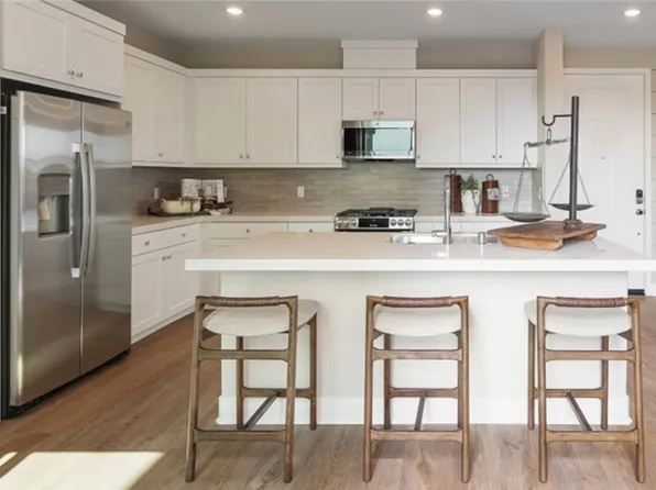 483 Lobata, Irvine, CA 92618