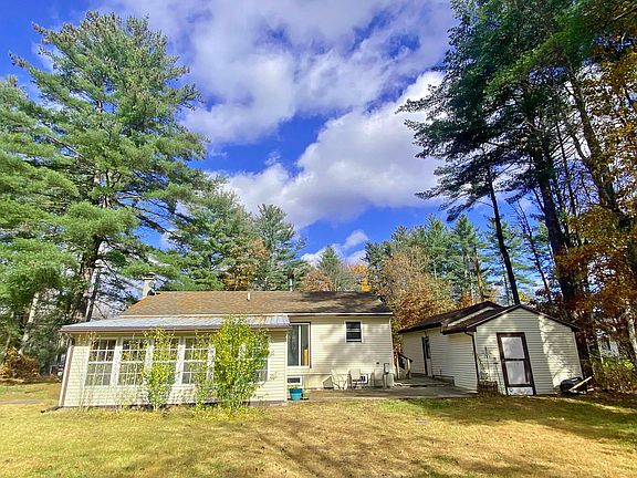 3rd image of 7 Revere Drive