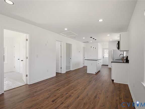 3rd image of 1401 Hanover St