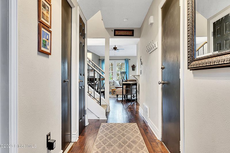 4th image of 37 Lexington Drive
