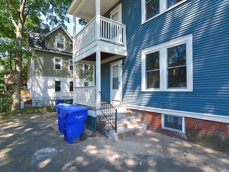350 King St #1 — Photo 13