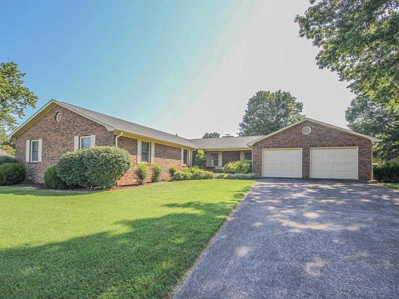 2nd image of 2106 Chesterfield Dr