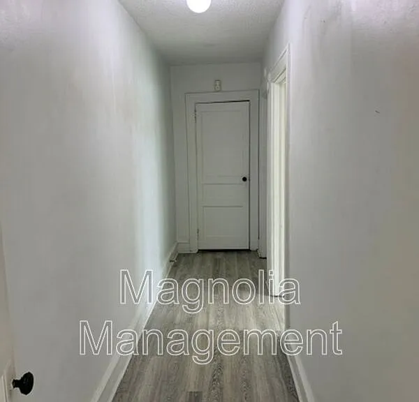 1440 Perry Ave — Photo 5