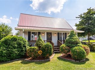 108 Colonels Way W, Henryville, IN 47126