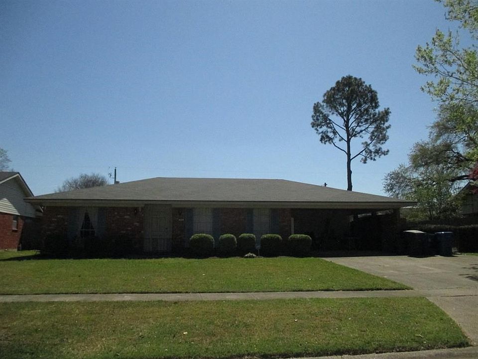 2nd image of 213 Rossitter St
